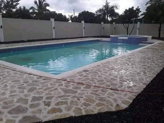 Piscina Familiar Sres. Palú